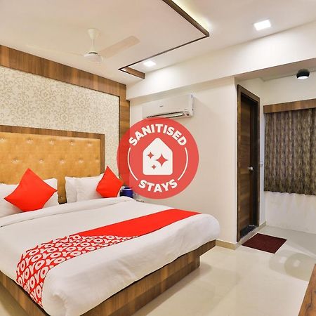 Oyo 24950 Hotel Shree Balaji Residency Ahmedabad Esterno foto