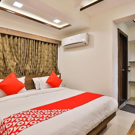 Oyo 24950 Hotel Shree Balaji Residency Ahmedabad Esterno foto