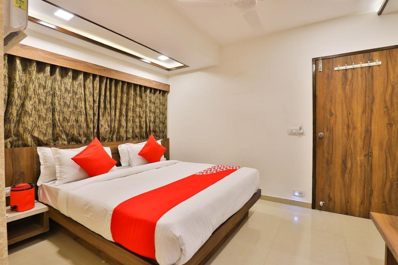Oyo 24950 Hotel Shree Balaji Residency Ahmedabad Esterno foto