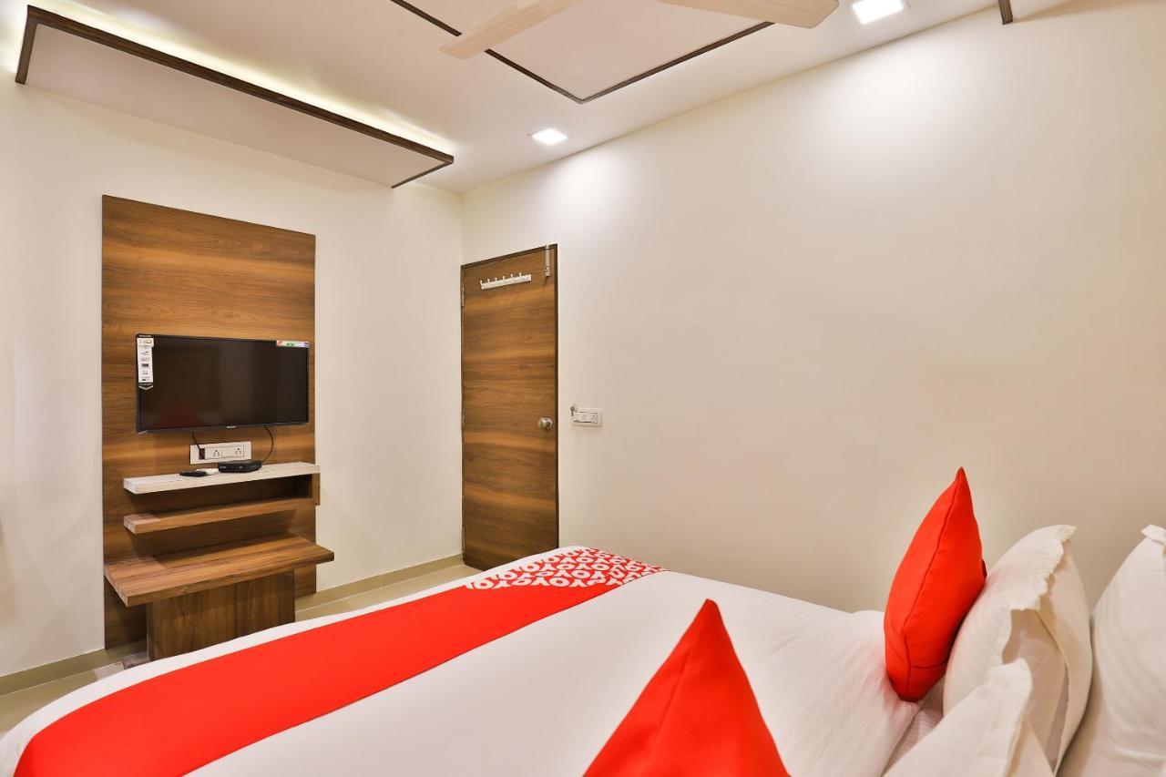 Oyo 24950 Hotel Shree Balaji Residency Ahmedabad Esterno foto