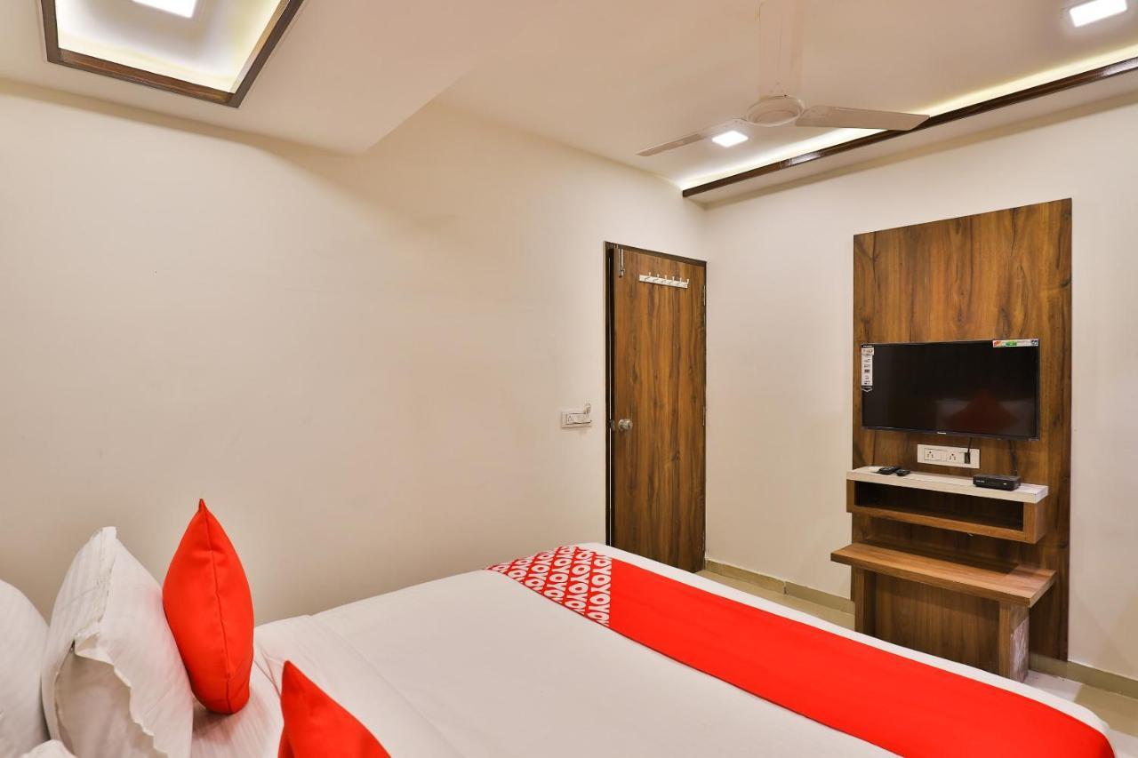 Oyo 24950 Hotel Shree Balaji Residency Ahmedabad Esterno foto