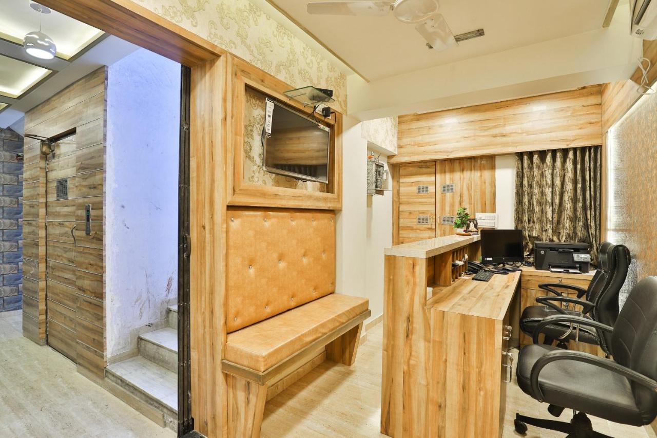 Oyo 24950 Hotel Shree Balaji Residency Ahmedabad Esterno foto
