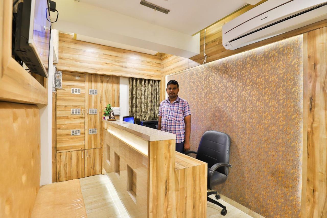 Oyo 24950 Hotel Shree Balaji Residency Ahmedabad Esterno foto